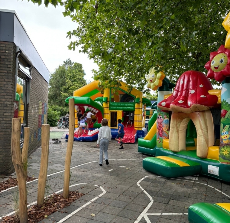 Klokkebei schoolplein