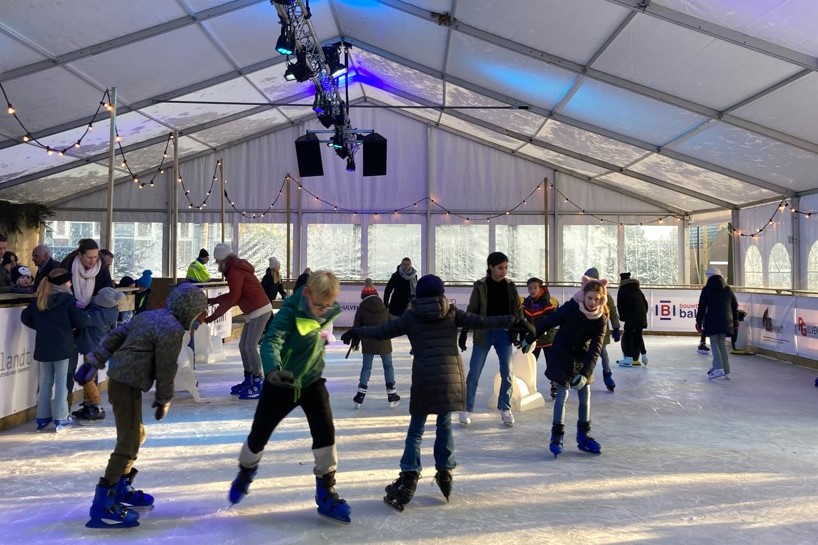 Schaatspret bij Ulvenhout on Ice