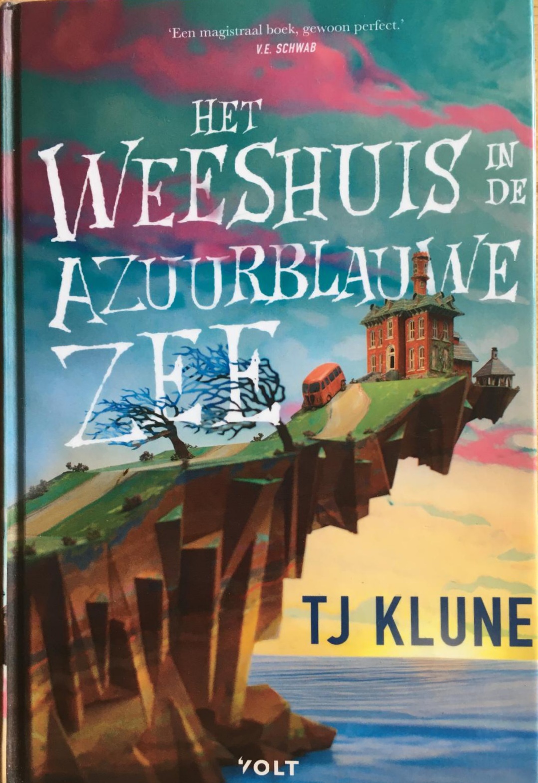 Kaft Weeshuis aan de azuurblauwe zee